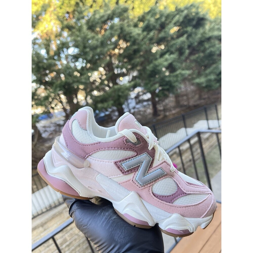 New Balance Girls Sneakers Size 1.5 Pink White 9060 - Picture 5 of 11
